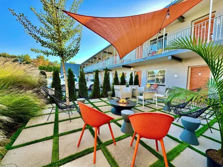 Hotel Royal Oak Отели в г. Хазел Парк