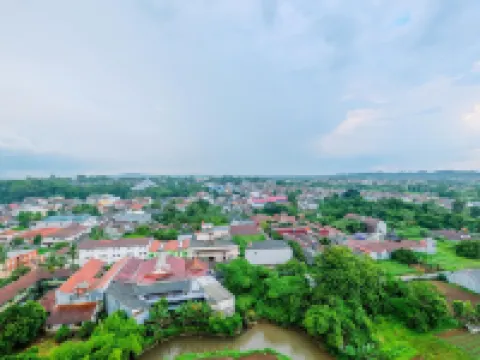 Homey Studio Apartment at Dramaga Tower Near Ipb Hotels in Dramaga