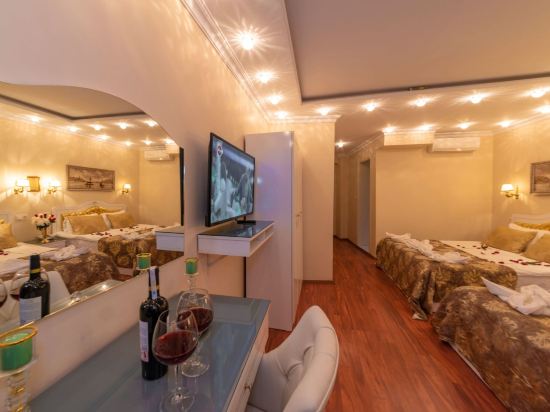 Charm Hotel