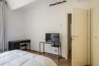 Cozy Central Apartment by Wonderful Italy