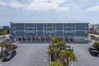 206 Queen Suite, 2nd Floor Low Tide Hotels in North Topsail Beach