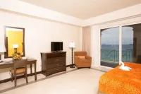 Maria's by the Sea Hotel Hotels near Bubbly Pool