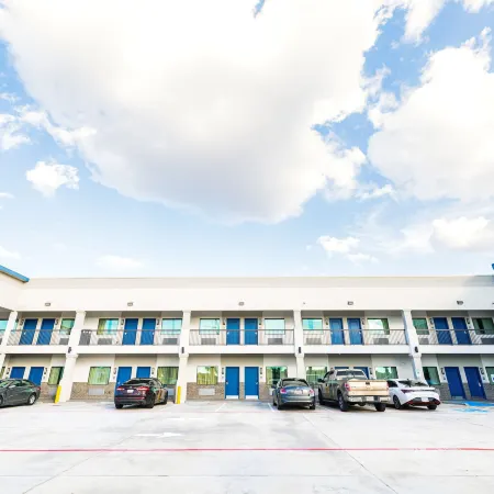 Palace Inn Blue IAH East