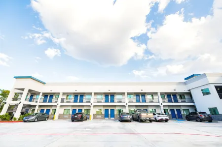 Palace Inn Blue IAH East