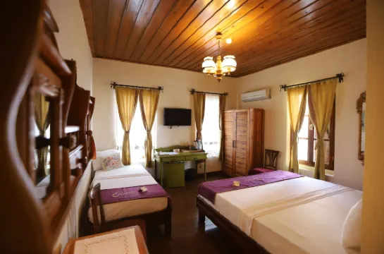 Olivia1845 Guest House Ayvalık over 16 Years Old