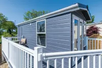 The Studio - 1 Bedroom Cabin - Amroth Hotels in Amroth