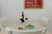 Central Apartment with Balcony