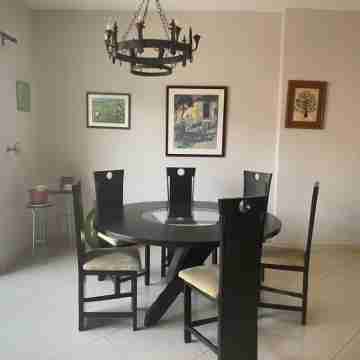 Stunning 2-Bed Apartment in Achrafieh Beirut Rooms