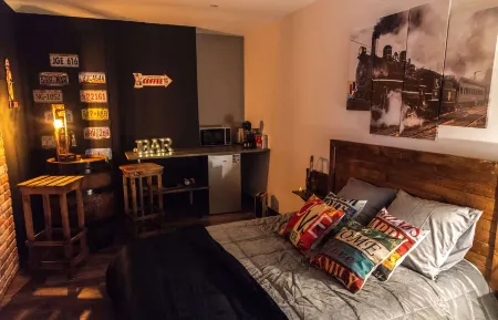 Aux 3 Nuances Suites Privatives & Spa Отели рядом с достопримечательностью «Calais Lighthouse»