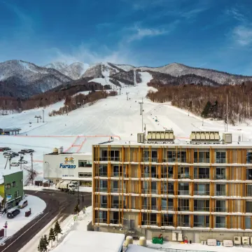 Fenix Furano Отели рядом с достопримечательностью «Железнодорожный вокзал Фурано»