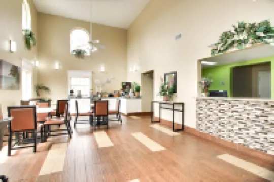 Key West Inn - Millbrook - parking