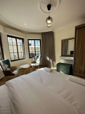 1/ Antica Jabalal-Lwebdeh Отели рядом с достопримечательностью «Rainbow St.»