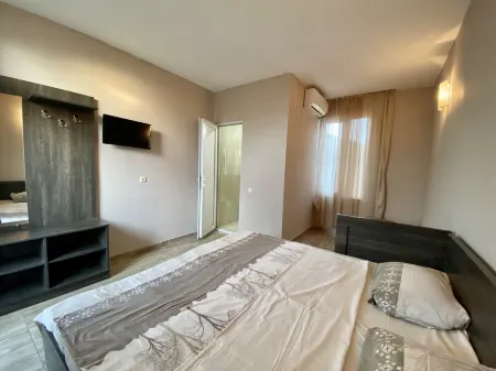 Hotel Charli Отели рядом с достопримечательностью «ქობულეთის ბულვარი»