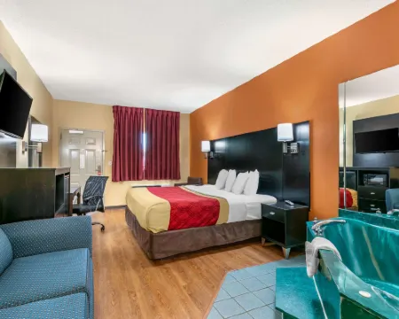Econo Lodge Hotels in Northport