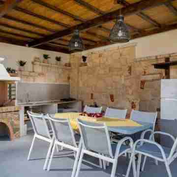 Villa Sophia-Elpis Dining/Meeting Rooms