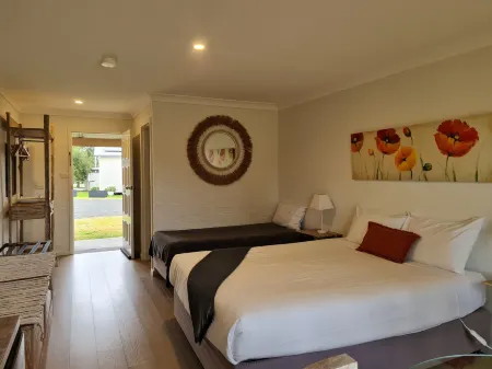 Vacy Hunter Valley Lodge Отели в г. Васи