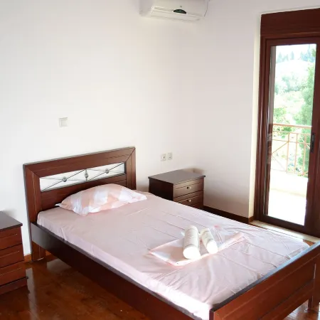 Villa Bella Loukisia Seafront 5Br Villa for 10 Near Athens