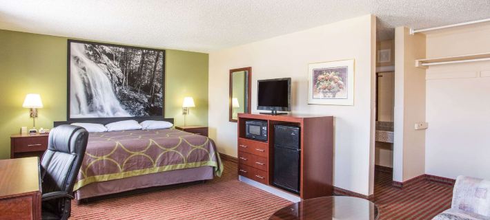 Super 8 by Wyndham Harrisonburg Hotels in Harrisonburg