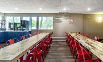 Super 8 by Wyndham Duluth