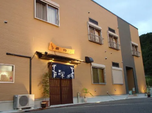 Kaisen Izakaya No Yado Wakatake فنادق في مقاطعة نيشيمورو