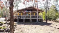 “The Sugarloaf Mountain Cabin” A Charming Lakefront Escape!!