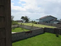 Rock and Wave Cottage At The Beach