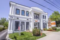 The Willowdale Hotel Toronto North York Hotels near Carmel IPC Toronto - Malayalam Pentecostal Church in Scarborough