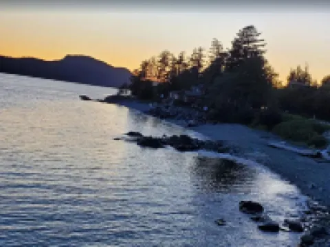{Forget-Me-Not Inn} Alaskan Waterfront Vacation Rental (Eagle Suite) โรงแรมในซิตกา