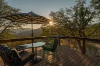 STUNNING VIEWS, CRISP IMMACULATE MOUNTAIN TOP HOME WITH HOT TUB