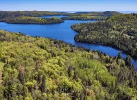 Mountainside Log Cabin on Caribou Lake