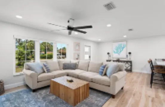 Charming, Fully Renovated  3bd/2bth house in awesome Vero Beach. Dogs welcome!