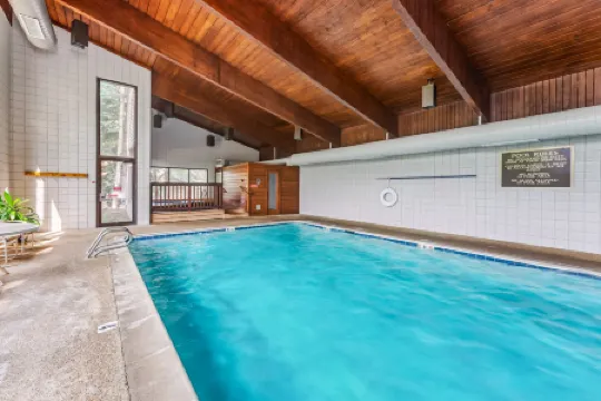 Inviting Retreat with Scenic Views and Cozy Amenities - Charming Getaway