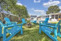 Saltwater Pool and Expansive Game Room - Luxury Haven Hotels in Palm Valley