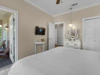 Private Backyard Oasis and Hot Tub - Gorgeous Coastal Retreat Hotels in Walton County