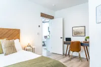 Charming Cottage Retreat Steps from Vibrant Downtown - Cozy Haven