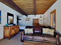 Cozy Retreat - Hot Tub, Pool, Ski-in/out, Wifi, Shuttle Hotels in Snowmass Village