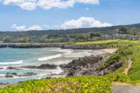 Panoramic Views and Designer Luxury - Exquisite Island Sanctuary