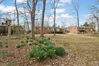 3BR Ranch in Durham Hotels near WORD OF FIRE CHRISTIAN UNIVERSITY