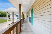 Fantastic Home Close to Water w/Private Washer and Dryer, Free WiFi, Balcony Hotels in Branson