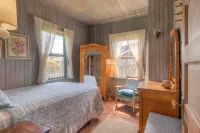 Charming Historic Boathouse with Ocean Views - Inviting Coastal Retreat