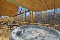WiFi, Hot Tub & Pets - EagleRock Retreat in Red River Gorge, KY! Hotels in Lee County