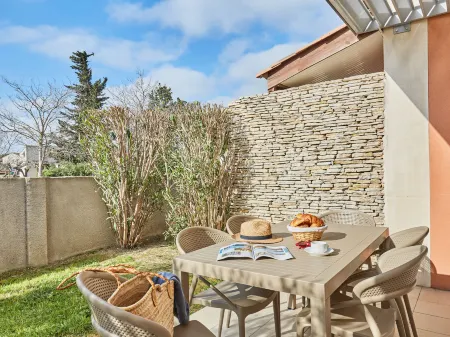 Odalys Référence le Mas des Flamants Отели рядом с достопримечательностью «Salin d'Aigues-Mortes»