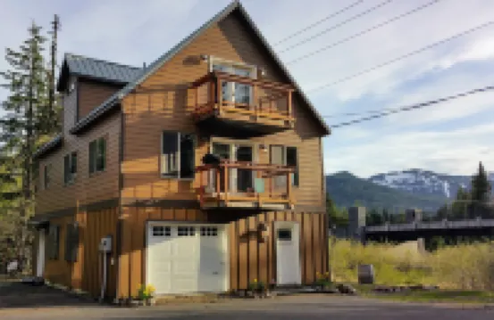 Mountain Comfort and Cozy Fireplace - Stunning Alpine Retreat Hotels in Government Camp