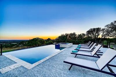 Scenic Views and Modern Luxury - Exquisite Hill Country Retreat Hotel in zona Lyndon B. Johnson National Historical Park