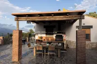 IN THE MOUNTAINS OF THE COSTA DEL SOL. Villa with private swimming pool - hot jacuzzi