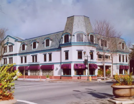 玫瑰飯店 普萊森頓ACE站附近的飯店