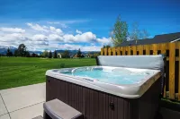 Spacious Golf Course Home Scenic Mt Views/HotTub/Stars/Ski/Hike/Golf/Family/WiFi