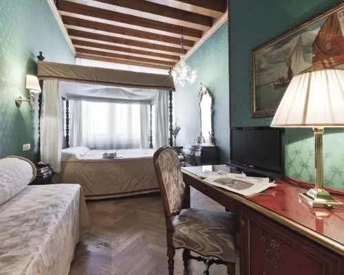 Palazzo Cendon Piano Antico Hotels near Santa Croce