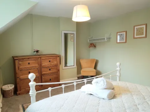 Cruck Cottage