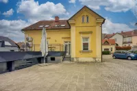 Jantar Apartments